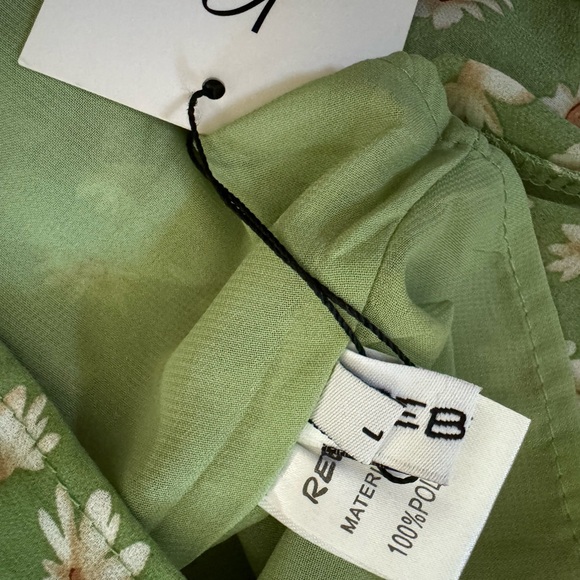 NWT Reborn cute green and white floral dress with a tie-up strap - Picture 4 of 4